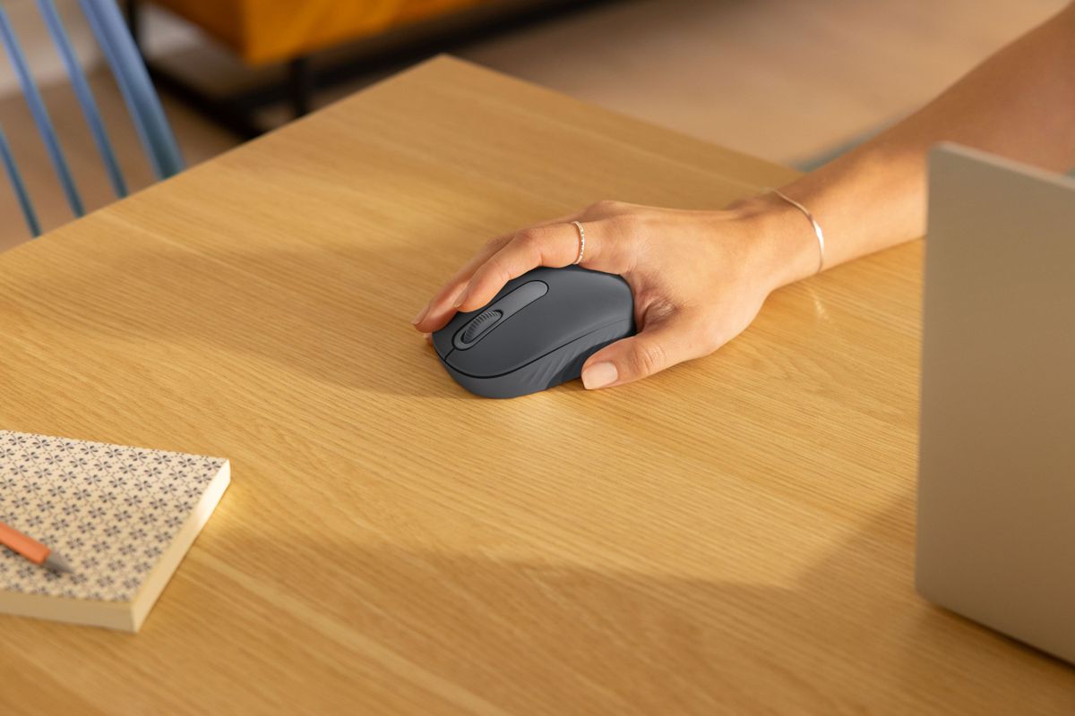 Logitech M196 Bluetooth Mouse With 1000 DPI Tracking (2 Year Warranty, Parallel Import)