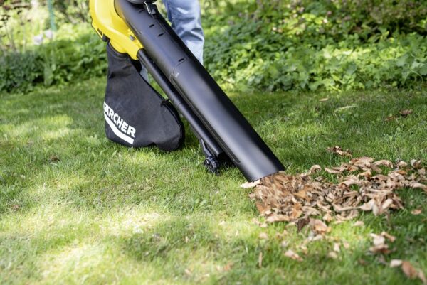 Kärcher Blower Vac BLV 36-240 Battery 2.5 Ah & Fast Charger
The powerful Kärcher Blower Vac BLV 36-240 Battery 2.5 Ah & Fast Charger blows, vacuums and chops garden waste, also wet green waste, at up to 240 km/h. The suction and blow tubes can be removed separately.Includes 2.5 Ah battery & Fast Charger.
