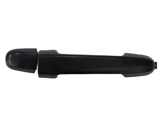 Close-up of the durable finish on the Hyundai i20 front left handle