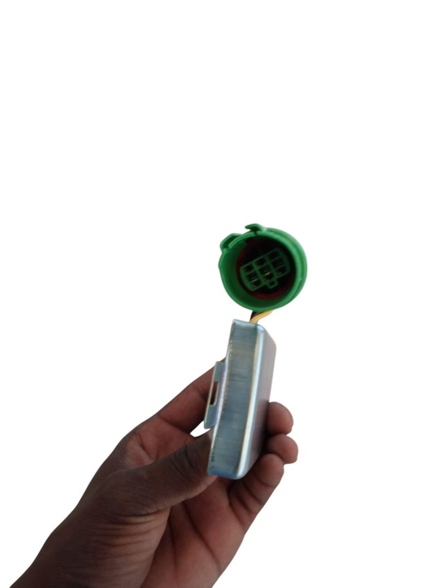 Car Regulator Toyota Hiace/Hilux Venture ( Round Plug )

The regulator for the Toyota Hiace, Hilux, and Venture with a round plug is a critical component in the vehicle's charging system. This part is responsible for regulating the voltage output from the alternator to ensure that the battery and electrical systems receive a consistent and safe voltage level, preventing overcharging or undercharging.