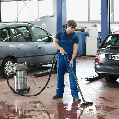 Karcher NT 30/1 Me Classic Pro Wet &  Dry Vacuum Cleaner

The NT 30/1 Me Classic is a practical and robust wet and dry vacuum cleaner. The 1,500 Watt machine features a 30-litre container and removes all kinds of dirt.

The Kärcher NT 30/1 Me Classic Pro Wet & Dry Vacuum Cleaner is a practical and robust wet and dry vacuum cleaner. The 1,500 Watt machine features a 30-litre container and removes all kinds of dirt.