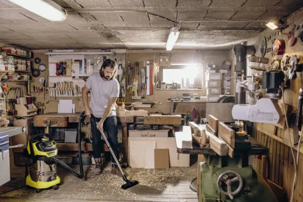 Karcher WD 6 P S Wet & Dry Vacuum Cleaner

The WD 6 P S offers outstanding suction power and energy efficiency and is equipped with a 30-litre stainless steel container, a 6-metre-long cord, a 2.2-metre suction hose and an integrated power outlet.