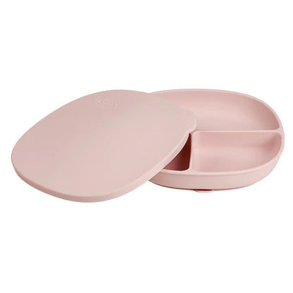 B.Box silicone lid placed flat on table used as portable feeding mat