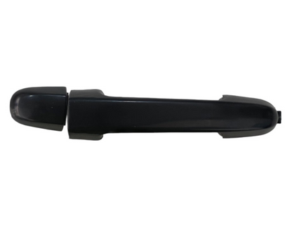 Close-up of the durable finish on the Hyundai i20 front left handle