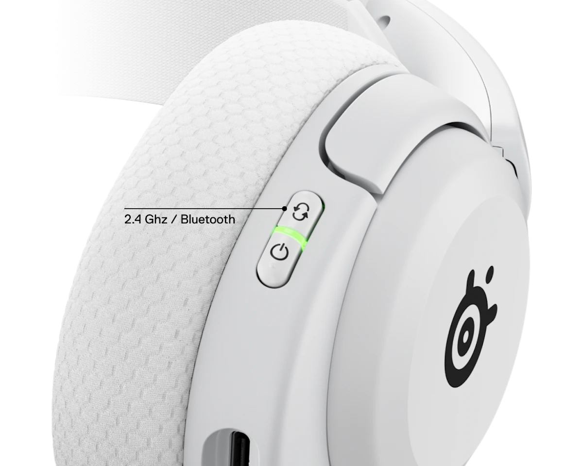 SteelSeries Arctis Nova 5 white USB-C wireless dongle and extension cables