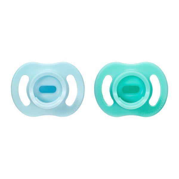 Tommee Tippee Ultra-light StayPut silicone soothers 0-6M 2 pack with steriliser case