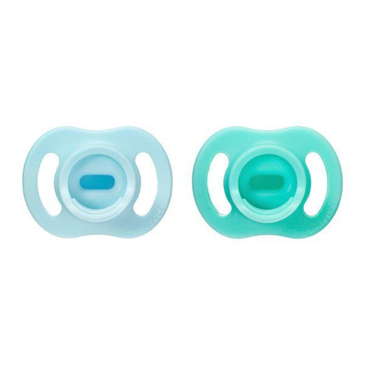 Tommee Tippee Ultra-light StayPut silicone soothers 0-6M 2 pack with steriliser case