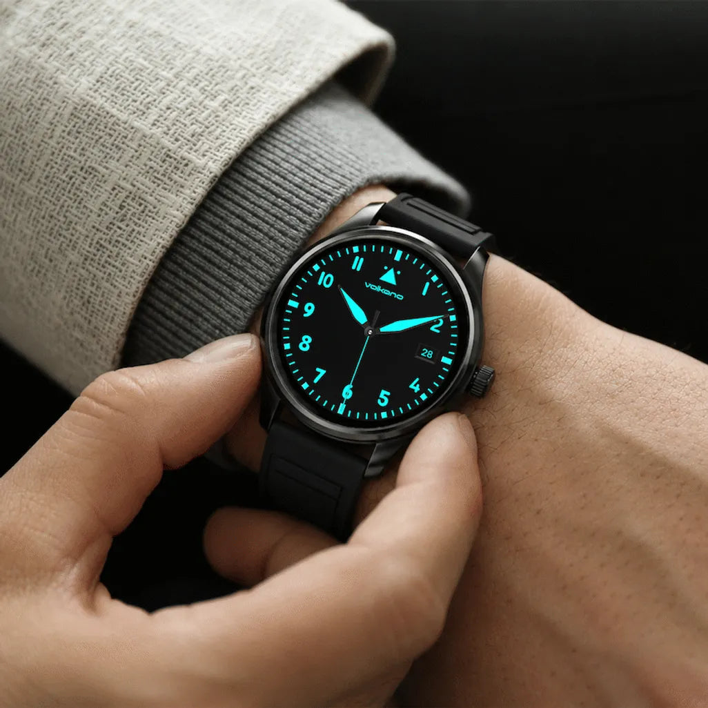 Infographic demonstrating wrist-based Bluetooth 5.4 calling and call logs on Volkano Eon smartwatch
